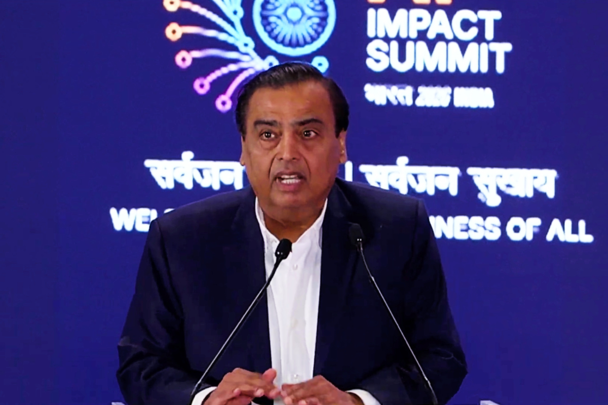 Bilionário Ambani Quer IA em Cada Chamada, App e Casa